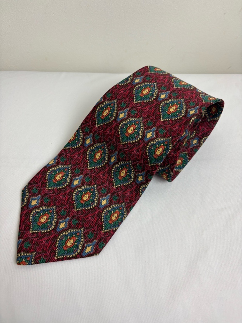 Valentino Silk Tie in Multicolor Geometric In Red, green And Gold Pattern